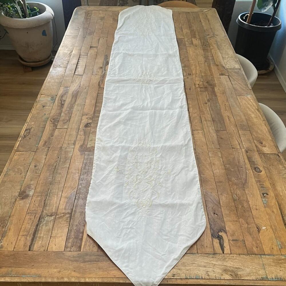 Fieldcrest Luxury 100% Linen Front Table Runner 16 x 88 Embroidery Tasseled